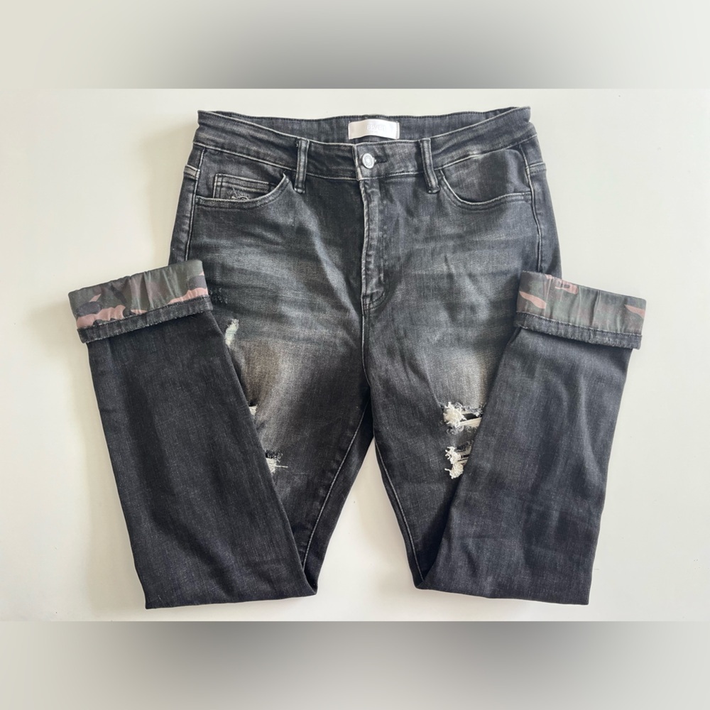 VERVET Black Distressed Boyfriend Jeans with camo cuff - Picture 6 of 9